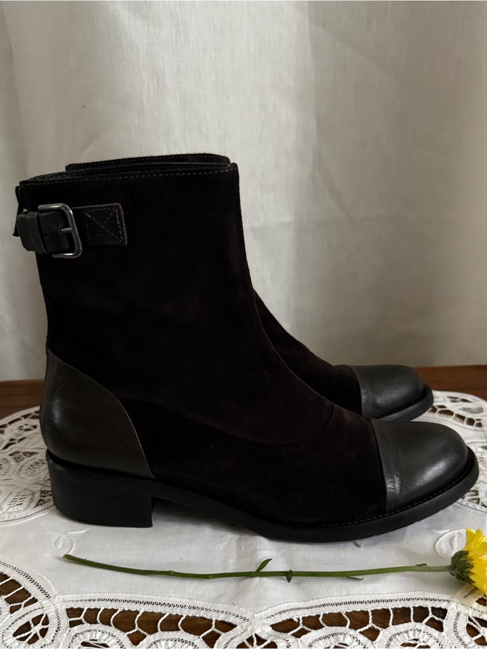 Sundance Italian Suede Leather Ankle Boots 39 US 8.5 Black Buckle Equestrian